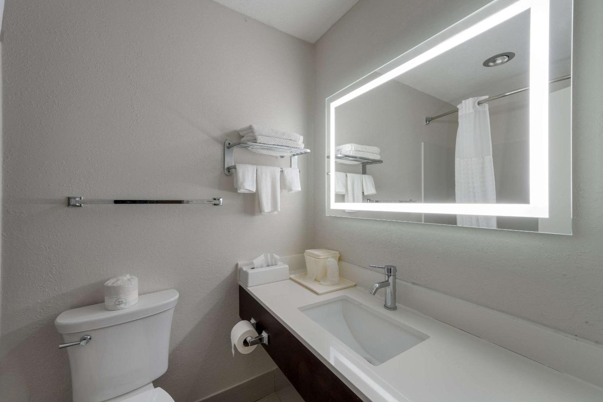 Quality Inn University Area Farmville Extérieur photo