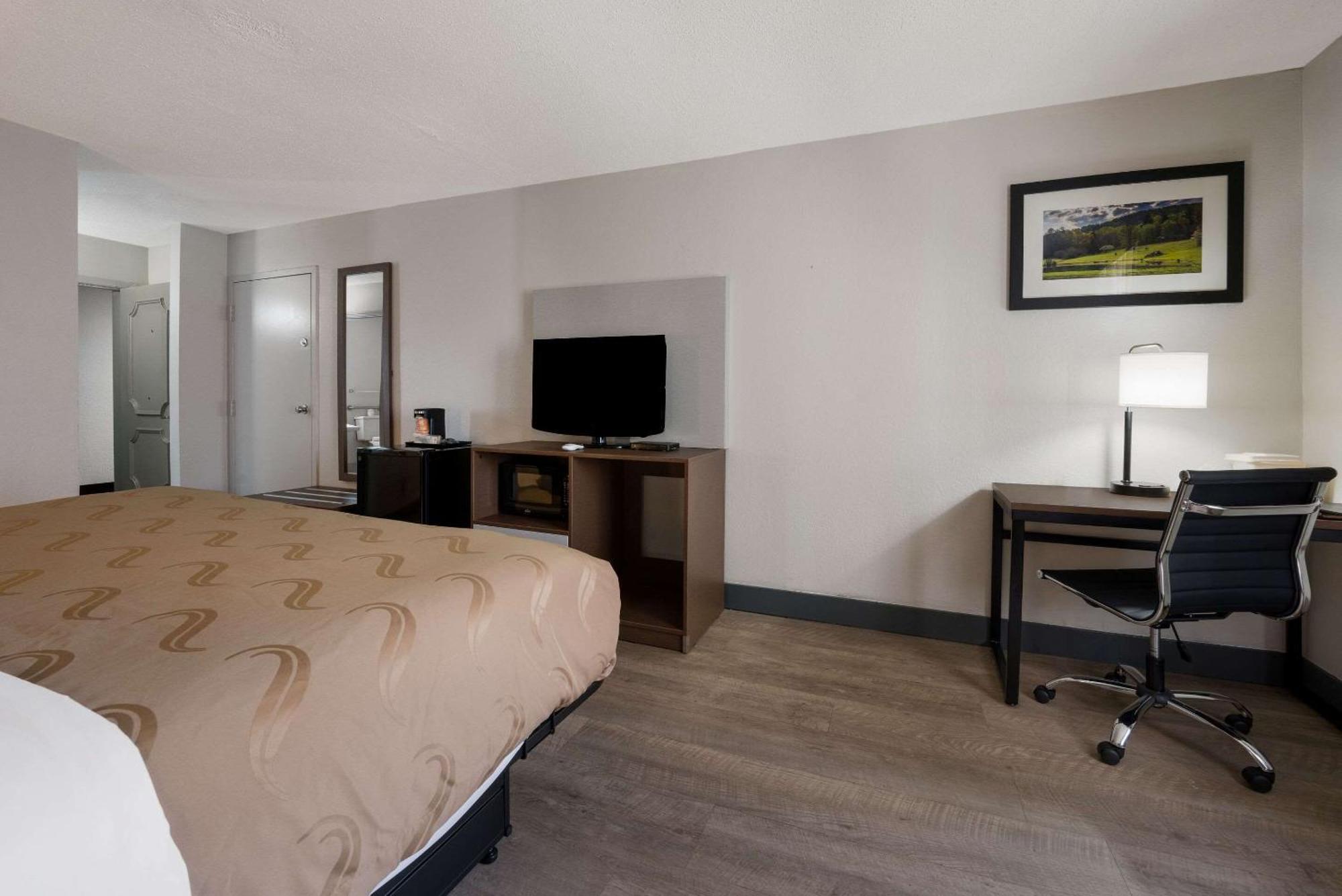 Quality Inn University Area Farmville Extérieur photo