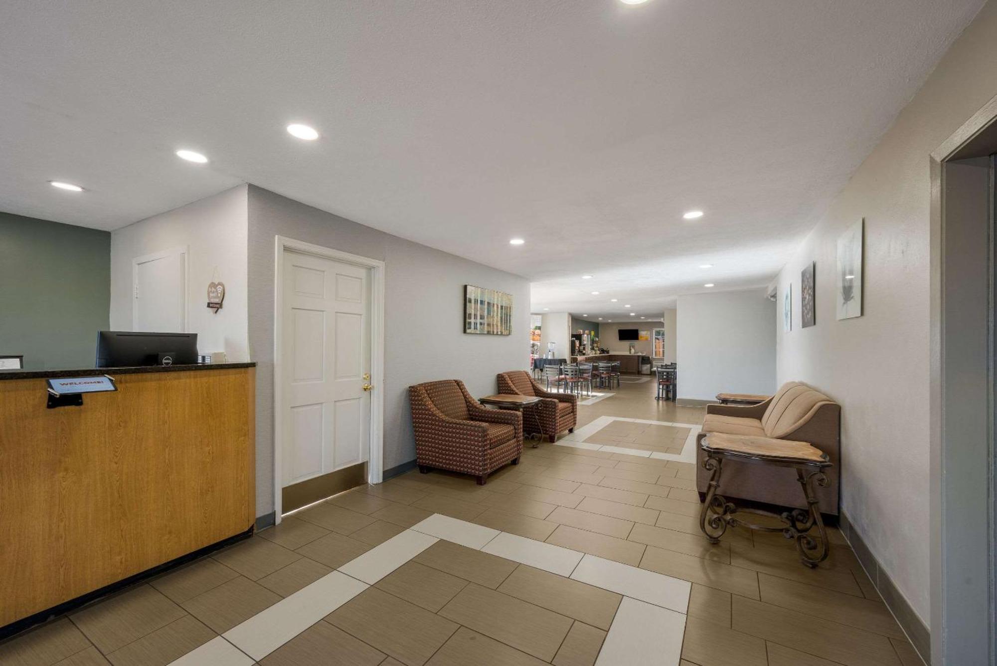 Quality Inn University Area Farmville Extérieur photo
