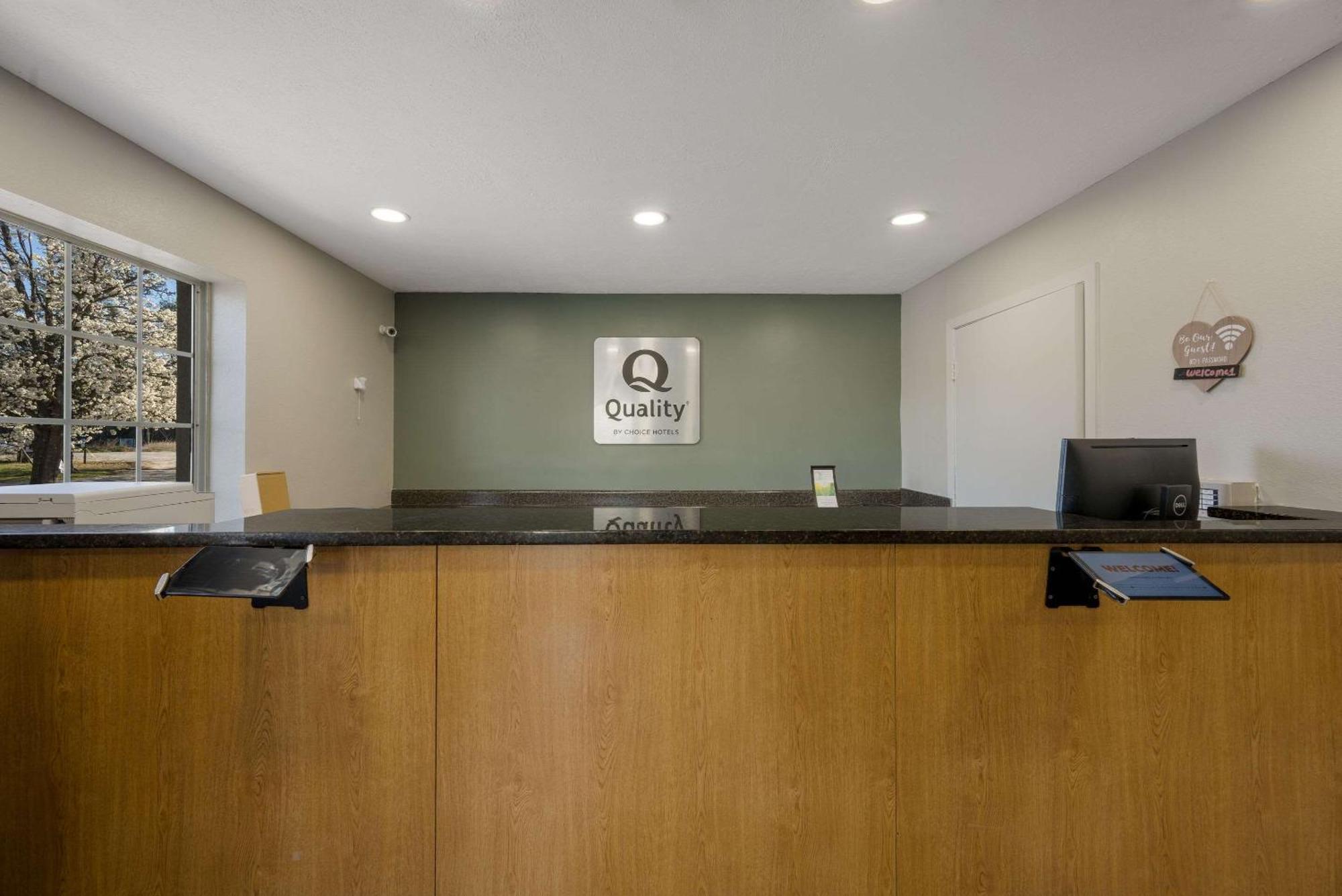Quality Inn University Area Farmville Extérieur photo