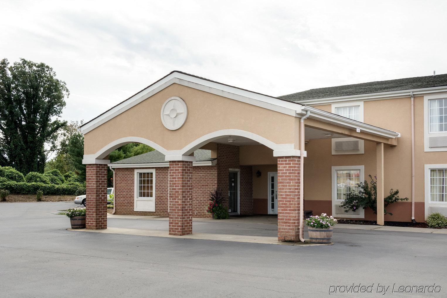 Quality Inn University Area Farmville Extérieur photo
